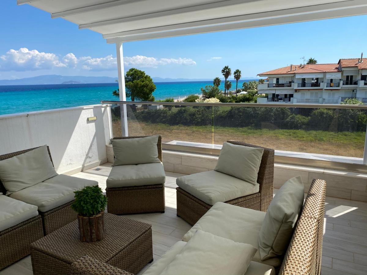 Villa Theodora In Front Of The Sea Hanioti Eksteriør billede